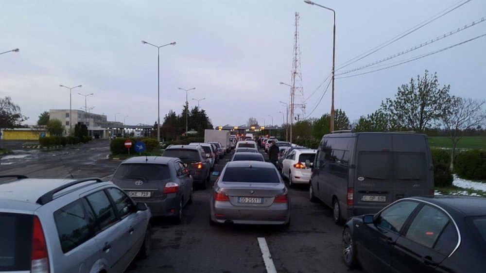Cozi imense la frontieră. Peste 12.200 de persoane au intrat în Republica Moldova în ultimele 24 de ore